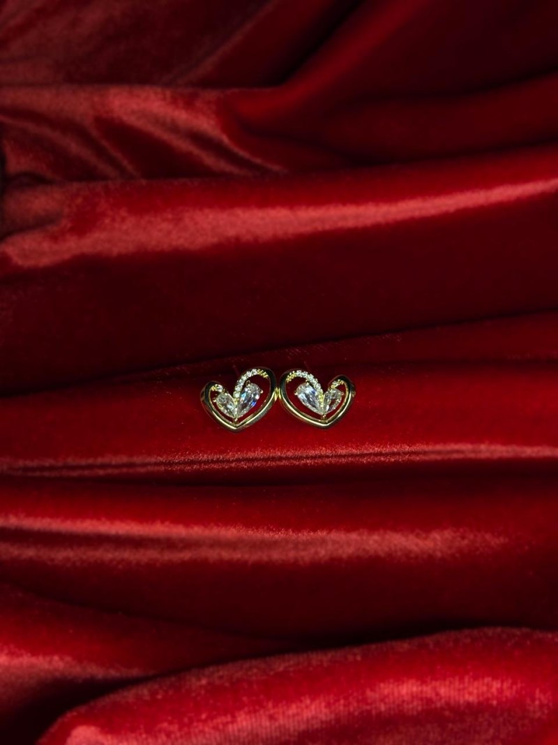 Heart Glow Stud Earrings